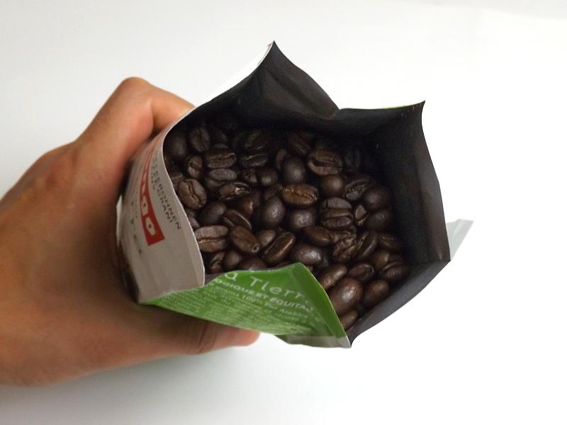 打開這包 Malongo La Tierra 首先是聞到非常棒的咖啡香味