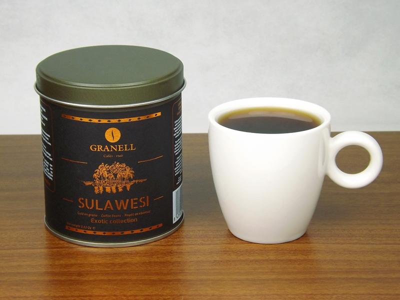 格奈爾印尼蘇拉瓦西咖啡手沖完成依舊散發出清新高貴的香氣