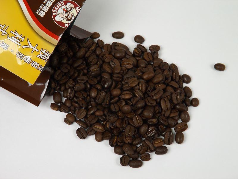 伯朗咖啡館義大利式咖啡豆特寫