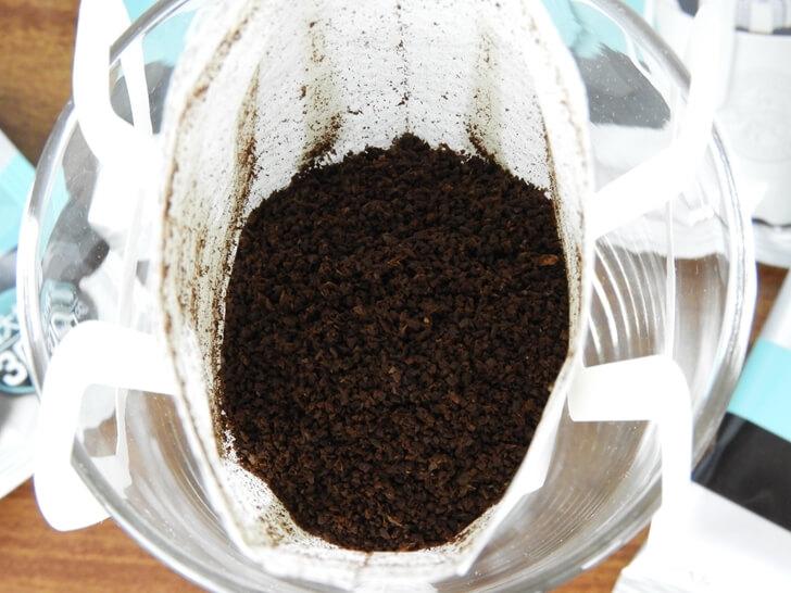 義式中深烘焙研磨咖啡粉特寫