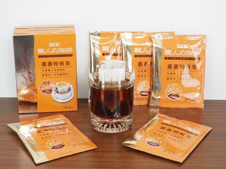 剛沖好的UCC 職人の珈琲薇薇特南果濾掛式咖啡