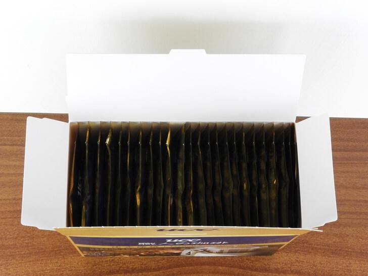 打開紙盒看到 24 包法式深烘焙濾掛咖啡