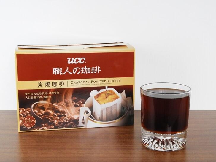 準備享用 UCC 職人系列炭燒濾掛式咖啡